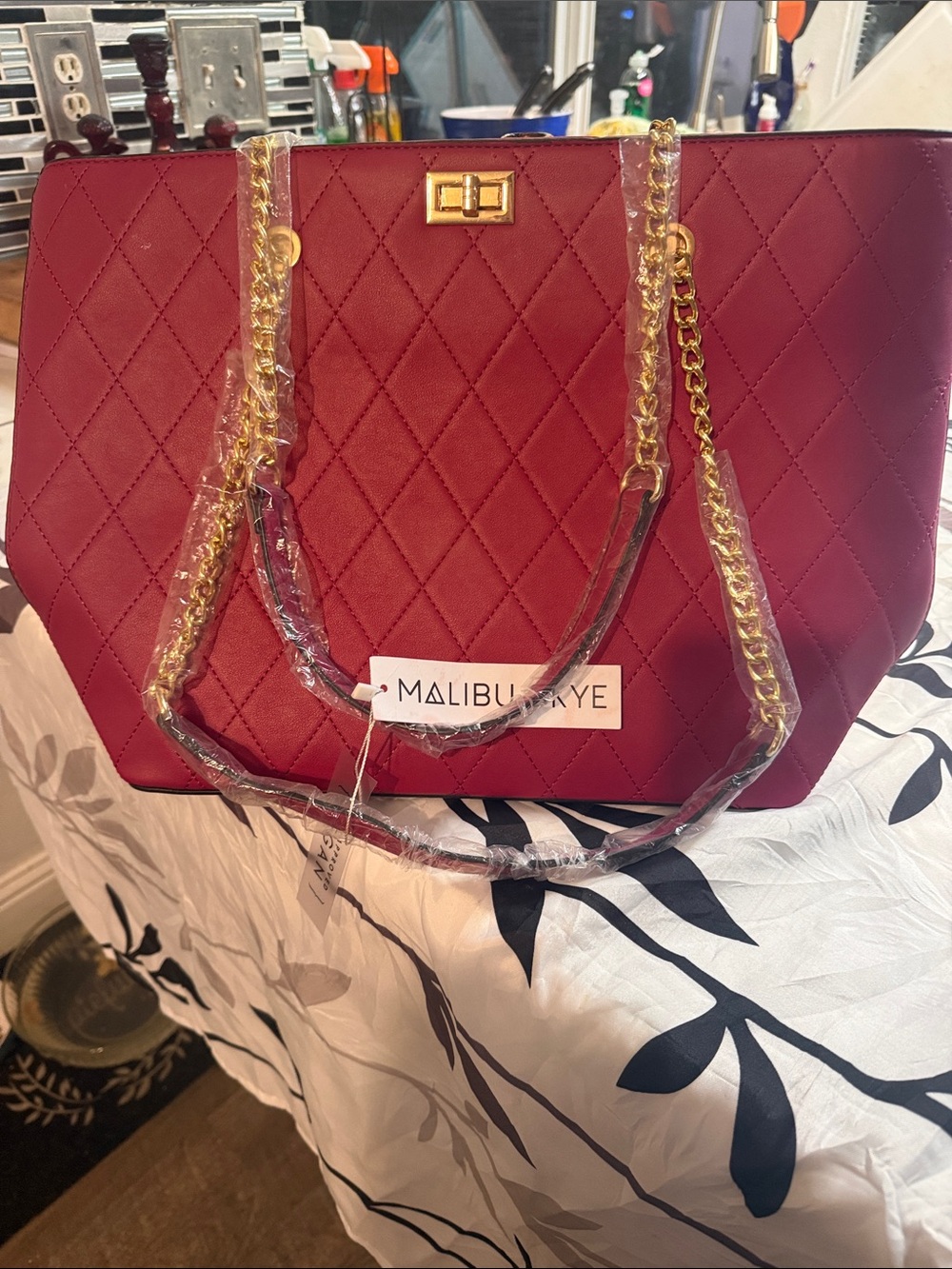 Givvy nwt Malibu skye tote